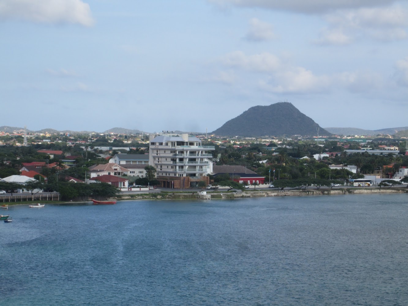 Lead image from the original R&M Aruba album
