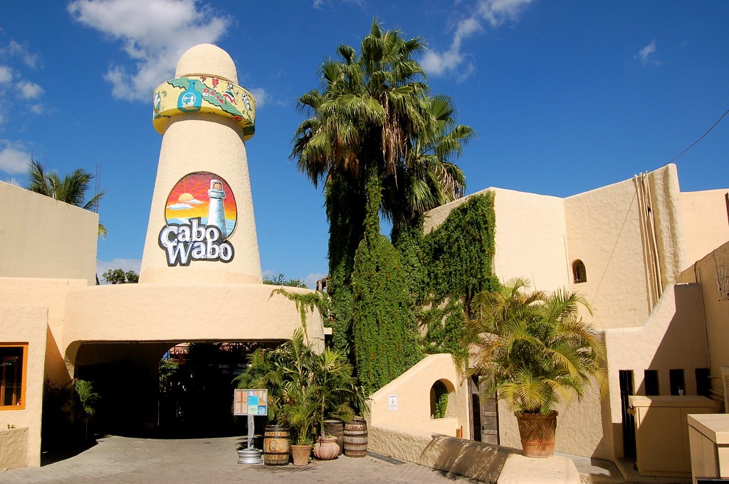 Lead image from the original R&M Cabo San Lucas album