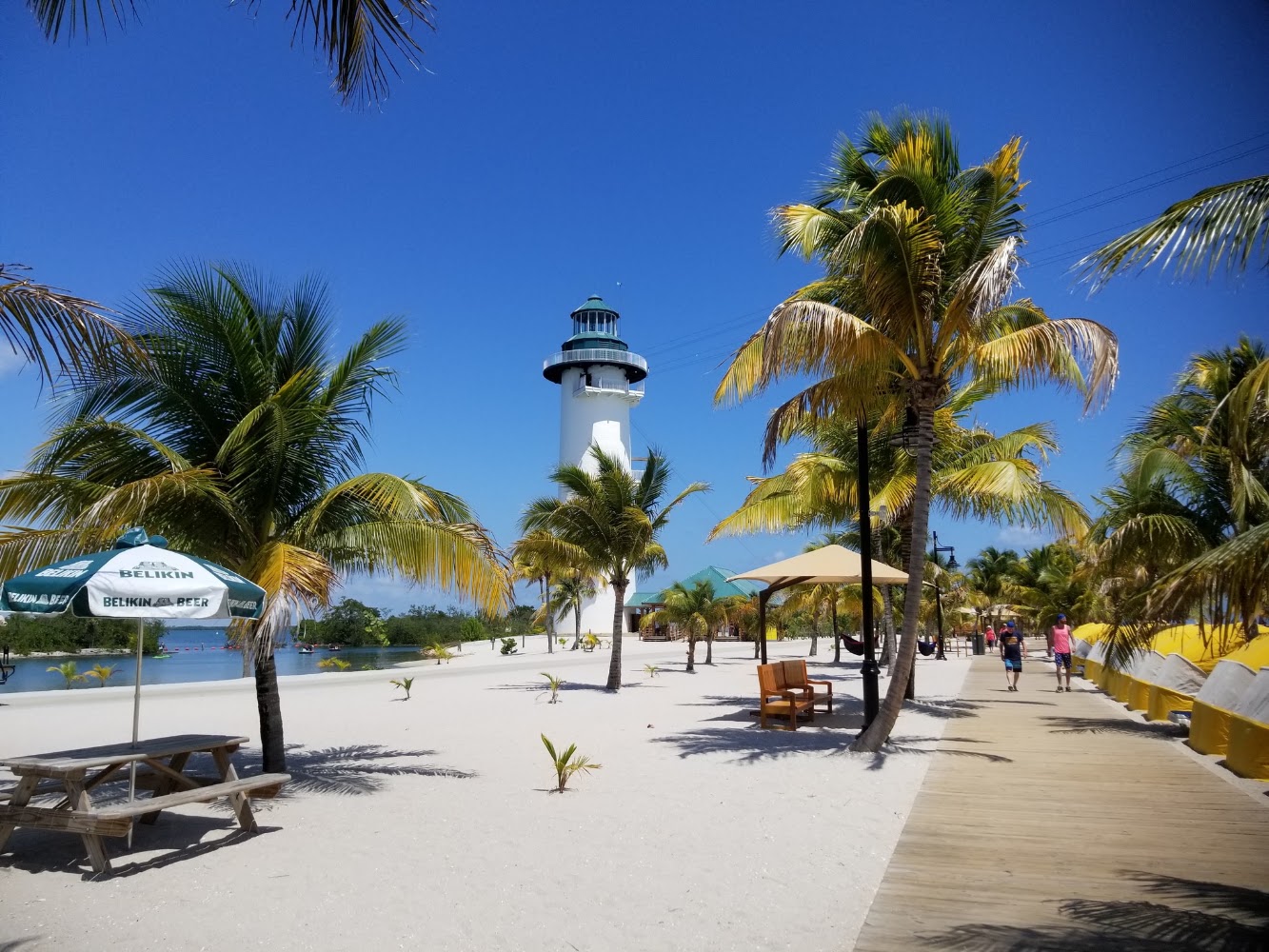 Lead image from the original R&M Harvest Caye, Belize album