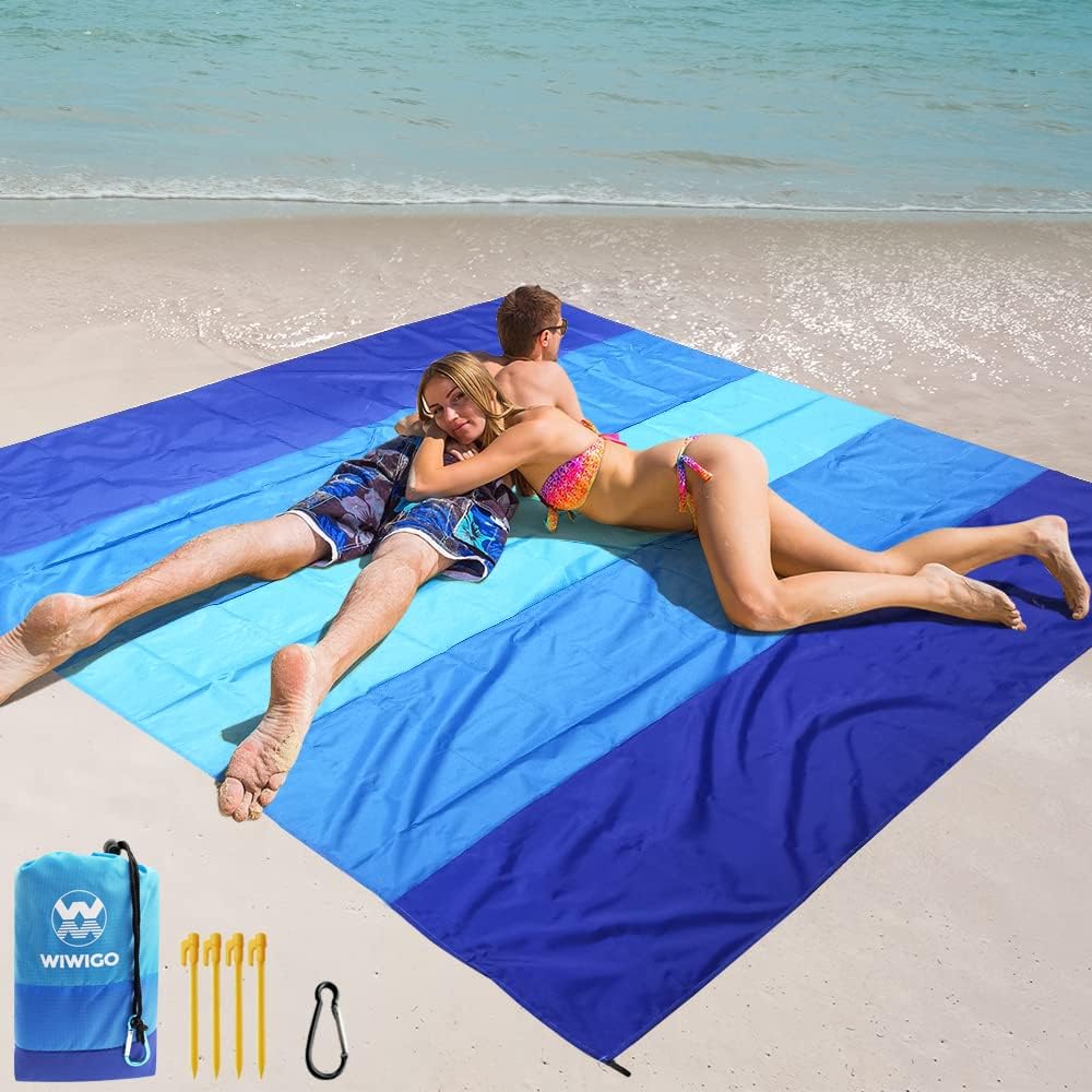 Waterproof sandproof beach blanket for cruise ports